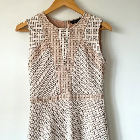 BCBG Max Azria Tracie Asymmetrical Hi Lo Lace Dress  Bare Pink Nude Sz Small - Picture 6 of 9